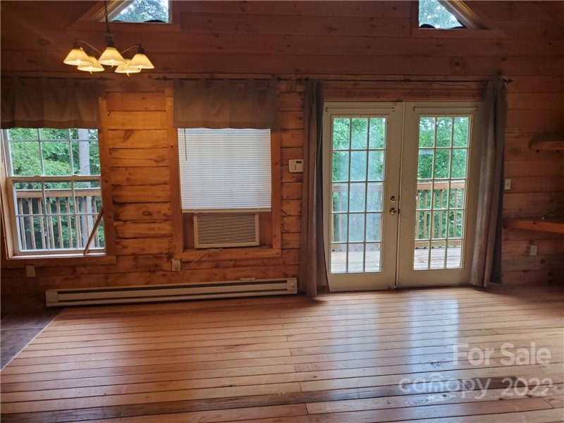 Property image 4 at 8 Summit Circle, Hendersonville, NC 28739