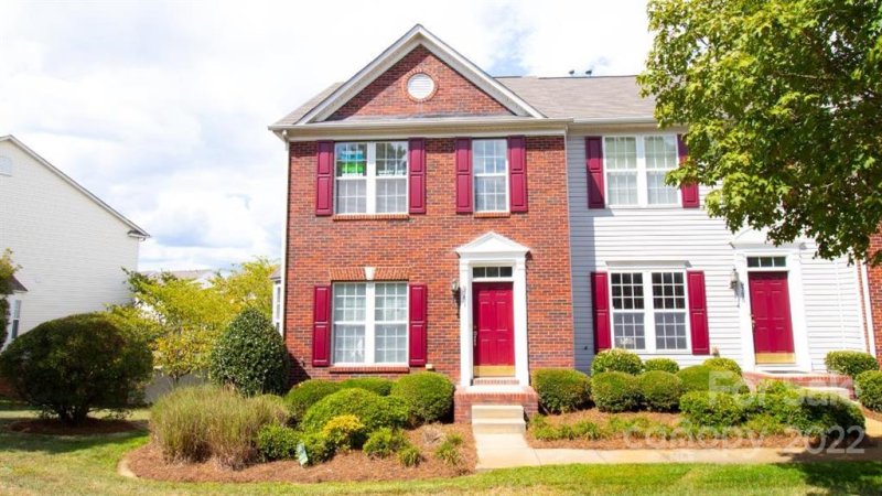 9751 Mallard Glen Drive