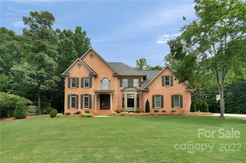 Property image 2 at 2838 Hampton Glen Court, Matthews, NC 28105