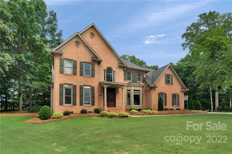 Property image 3 at 2838 Hampton Glen Court, Matthews, NC 28105