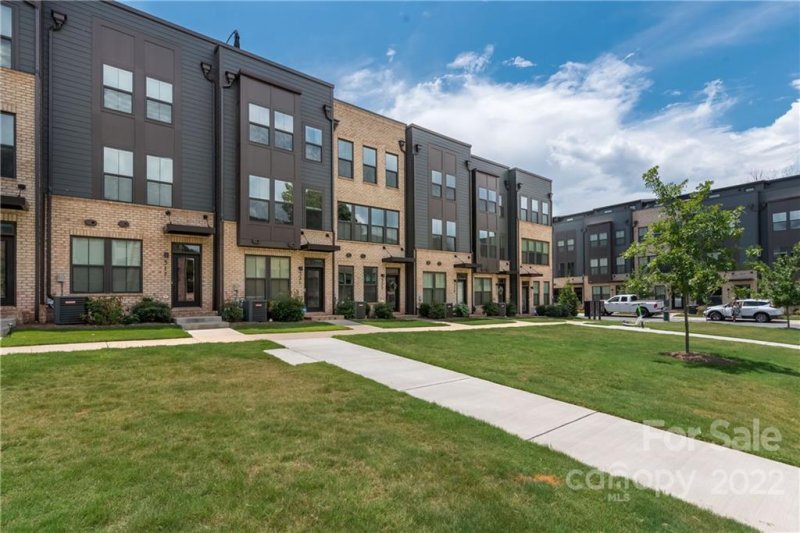 Property image 2 at 321 Music Hall Way, Charlotte, NC 28203