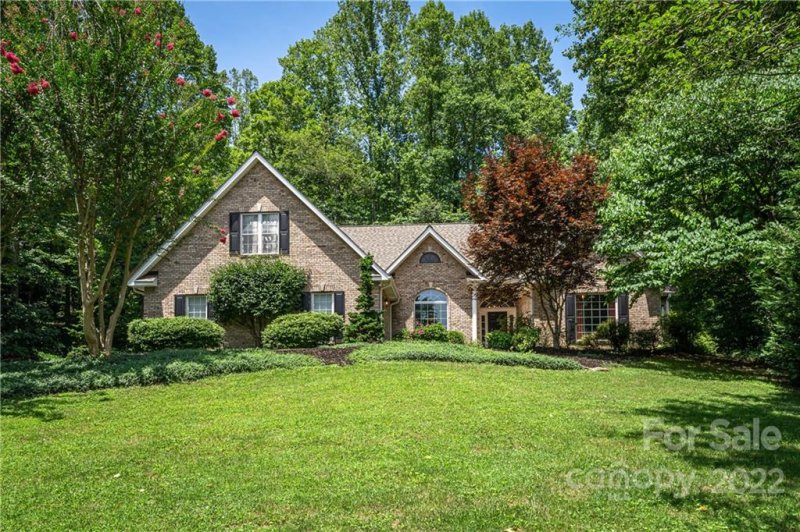 Property image 2 at 741 N Sunlight Ridge Court, Hendersonville, NC 28792