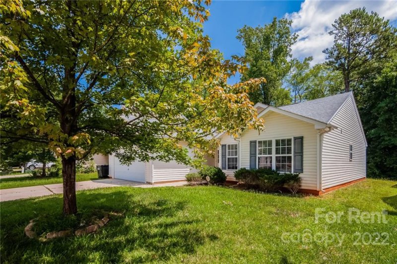 Property image 2 at 6840 Parkers Crossing Drive, Charlotte, NC 28215