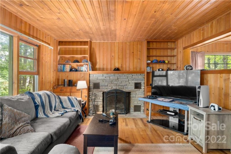 Property image 2 at 140 Dogwood Drive, Maggie Valley, NC 28751