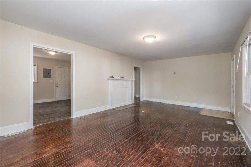 Property image 3 at 720 Tennyson Drive, Charlotte, NC 28208
