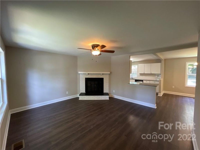 Property image 2 at 313 Newburg Lane, Matthews, NC 28105