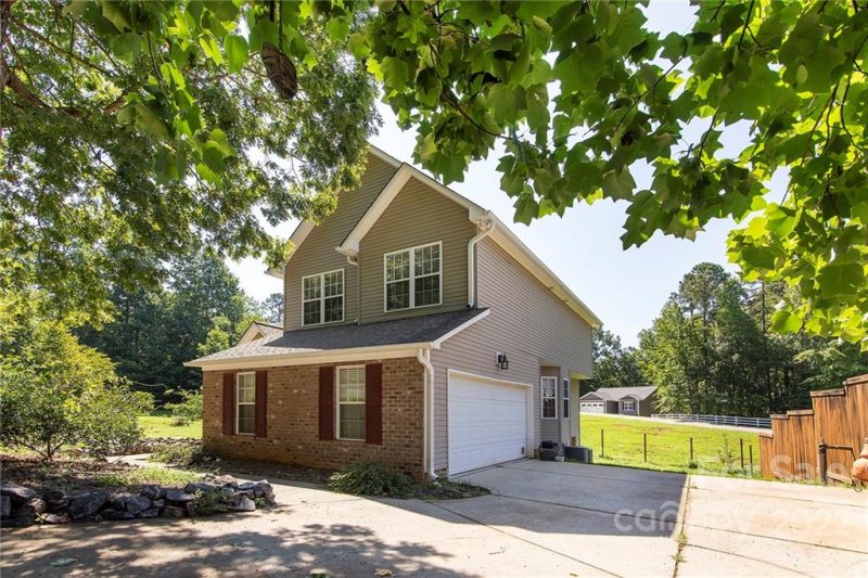 Property image 2 at 115 Park Vista Drive, Troutman, NC 28166