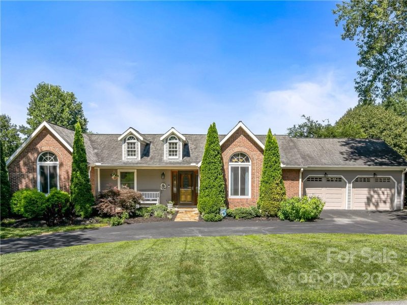 Property image 3 at 136 Mountain Valley Drive, Hendersonville, NC 28739