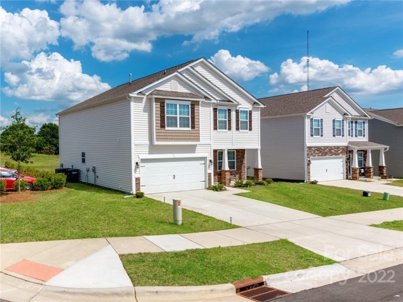 Property image 2 at 1259 Kent Downs Avenue, Concord, NC 28027