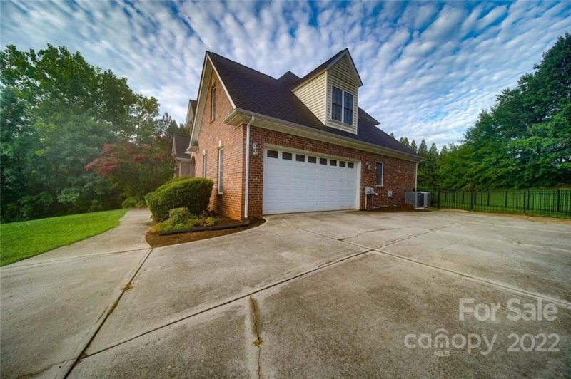 Property image 4 at 5172 Summerell Avenue, Gastonia, NC 28056