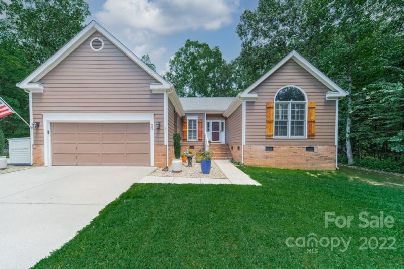 8262 Hunley Ridge Road