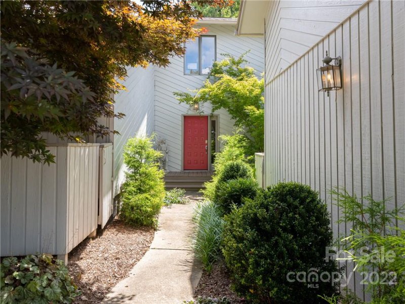 Property image 3 at 103 Parkway Court, Asheville, NC 28803