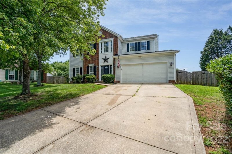 Property image 2 at 5820 Ivy Walk Court, Concord, NC 28027