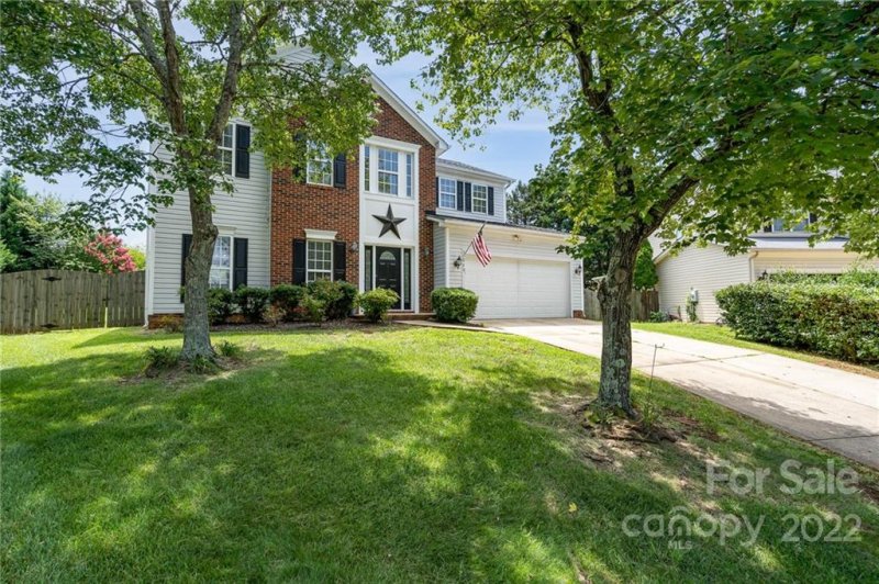 Property image 3 at 5820 Ivy Walk Court, Concord, NC 28027