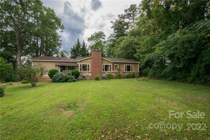 Property image 3 at 516 Higate Road, Hendersonville, NC 28791