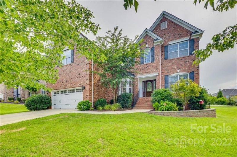 Property image 2 at 424 Deer Brush Lane, Waxhaw, NC 28173