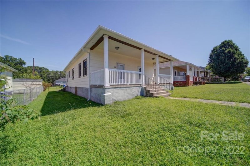 Property image 3 at 24 Maple Avenue, Gastonia, NC 28054