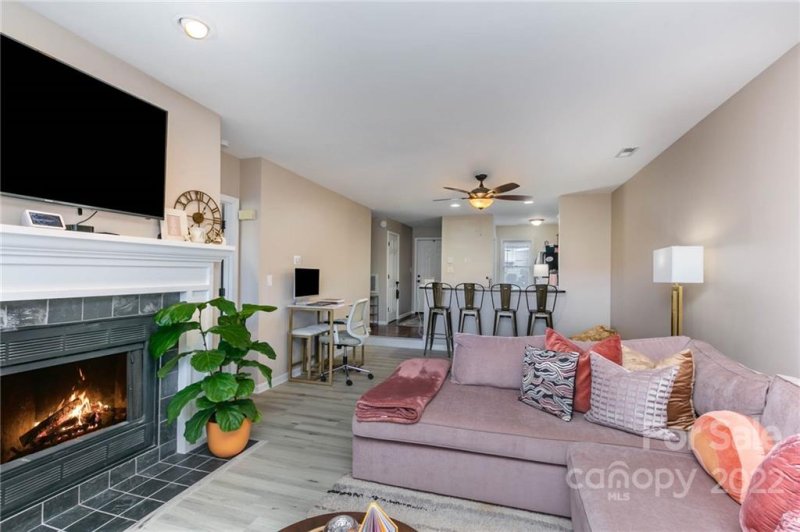 Property image 4 at 9029 J M Keynes Drive, Charlotte, NC 28262