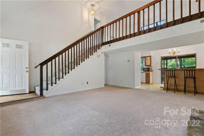 Property image 4 at 1922 Crooked Creek Drive, Charlotte, NC 28214