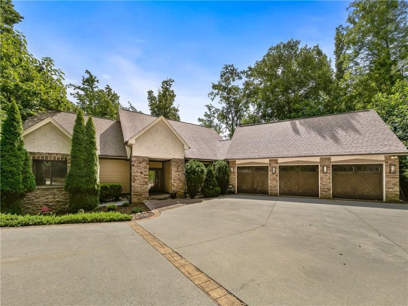 Property image 2 at 126 Galloway Drive, Asheville, NC 28803