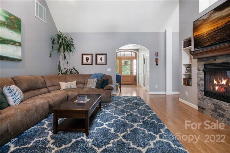 Property image 5 at 14807 Middlesborough Drive, Matthews, NC 28104