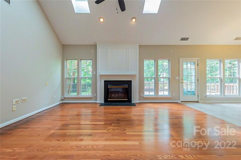 Property image 3 at 15643 Donnington Drive, Charlotte, NC 28277