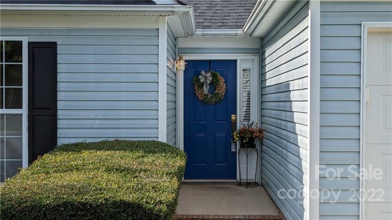 Property image 4 at 9105 Mentmore Court, Charlotte, NC 28216