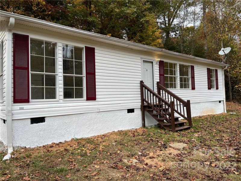 Property image 2 at 426 Hidden Valley Drive, Hendersonville, NC 28739