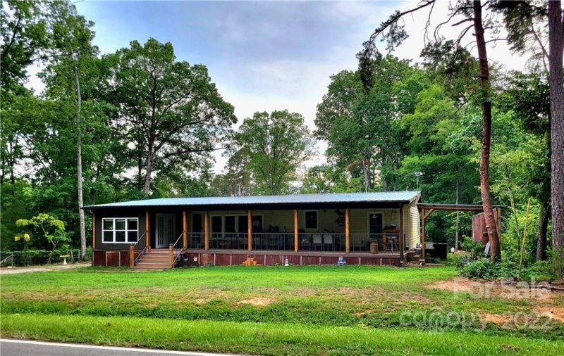 Property image 2 at 1069 Pinehaven Drive, New London, NC 28127