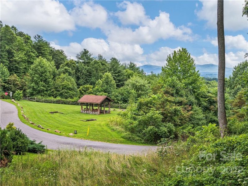Property image 3 at 48 Kenai Drive, Asheville, NC 28806