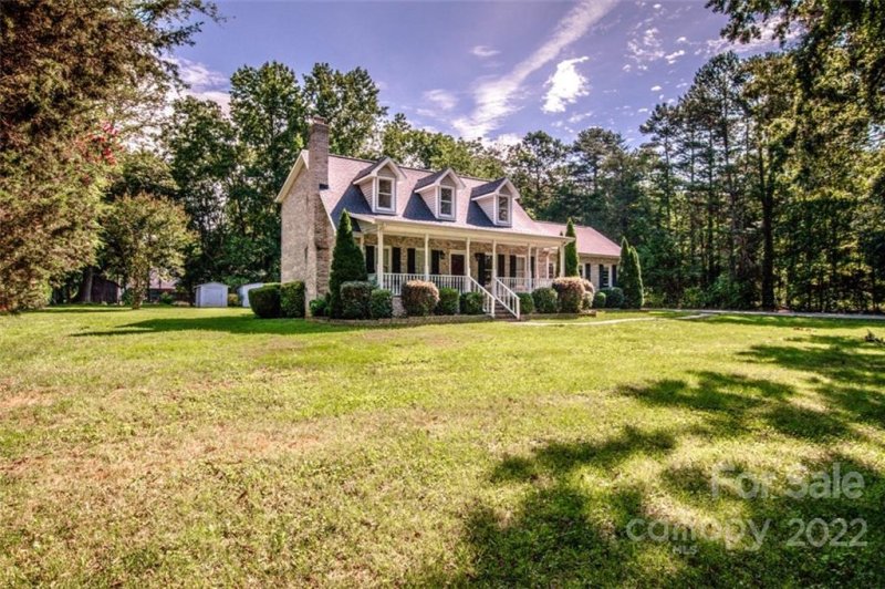 Property image 2 at 307 Faith Road, Mooresville, NC 28115