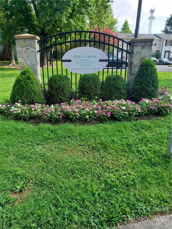 Property image 2 at 7632 Holly Grove Court, Charlotte, NC 28227