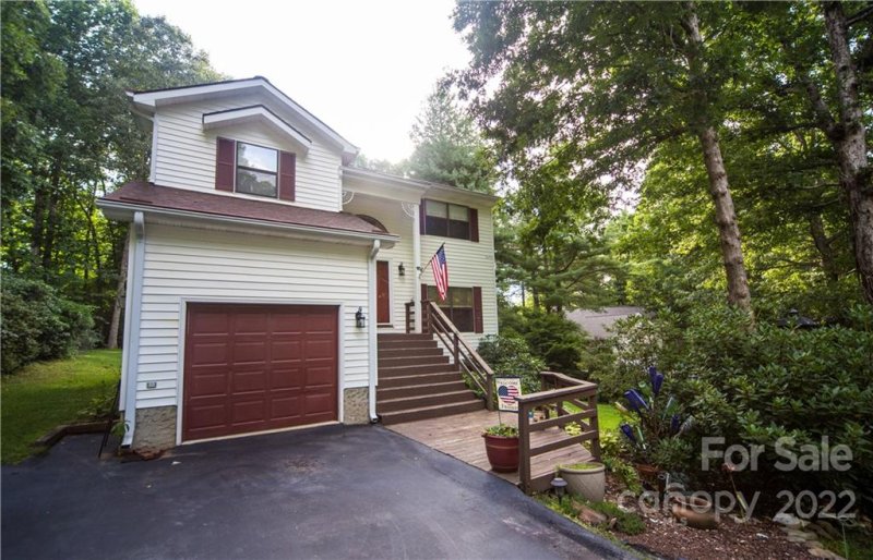 Property image 2 at 10 Tarragon Place, Flat Rock, NC 28731