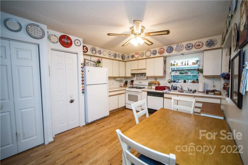 Property image 5 at 10 Tarragon Place, Flat Rock, NC 28731