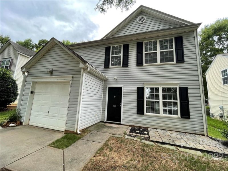 Property image 2 at 917 Grassy Patch Lane, Charlotte, NC 28216