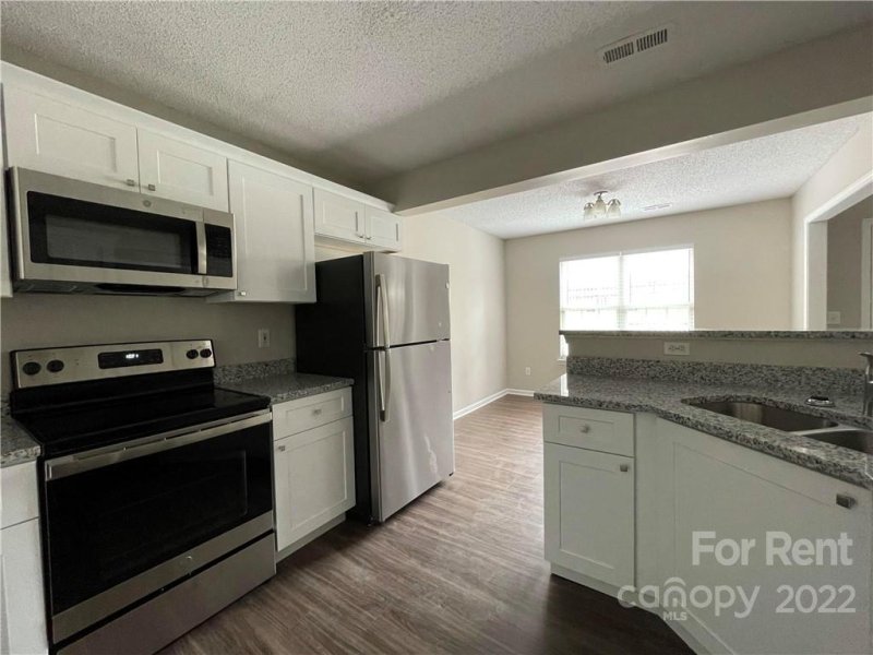 Property image 5 at 917 Grassy Patch Lane, Charlotte, NC 28216