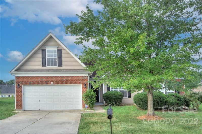 Property image 3 at 13711 Fairplains Court, Charlotte, NC 28278