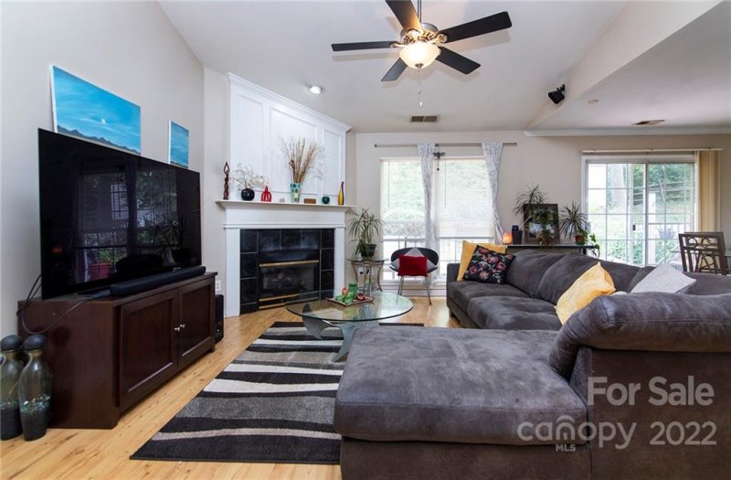 Property image 5 at 1410 Chimney Rock Court, Charlotte, NC 28262