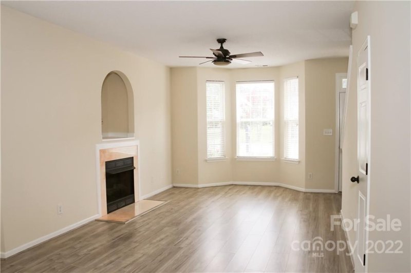 Property image 5 at 5604 Katherine Court, Dallas, NC 28034