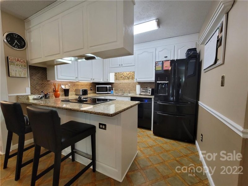 Property image 3 at 105 Emorywood Drive, Morganton, SC 28655