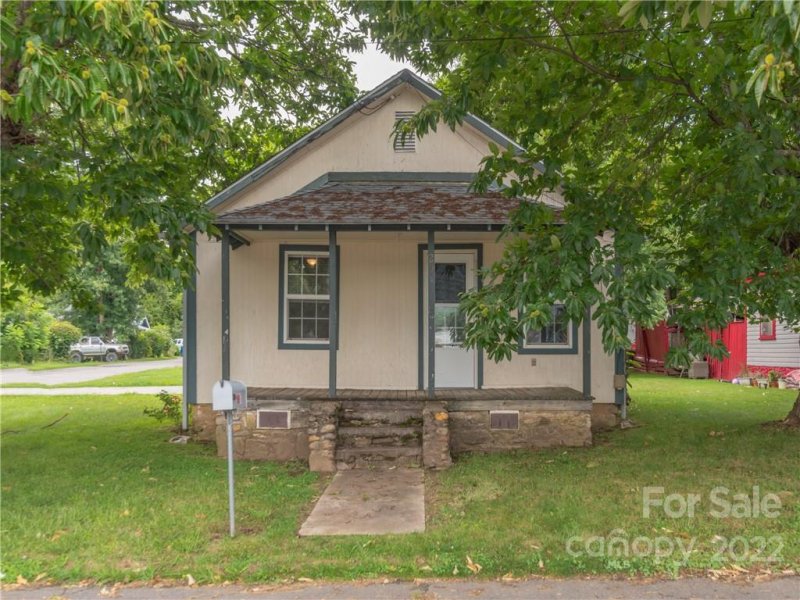 Property image 2 at 291 Camelot Drive, Waynesville, NC 28786