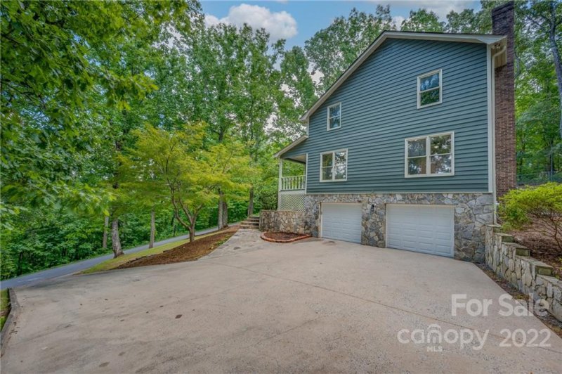 Property image 3 at 370 Ivy Drive, Rutherfordton, NC 28139