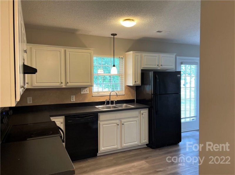 Property image 5 at 2335 Blue Hampton Lane, Charlotte, NC 28213