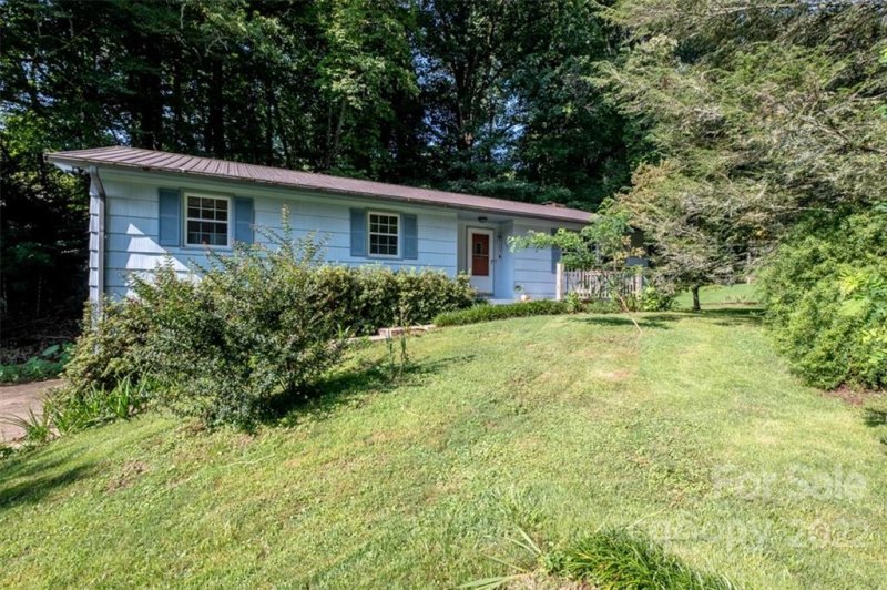 Property image 2 at 506 Barberry Heights Drive, Brevard, NC 28712