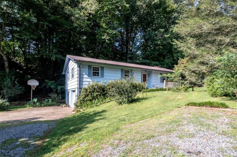 Property image 5 at 506 Barberry Heights Drive, Brevard, NC 28712