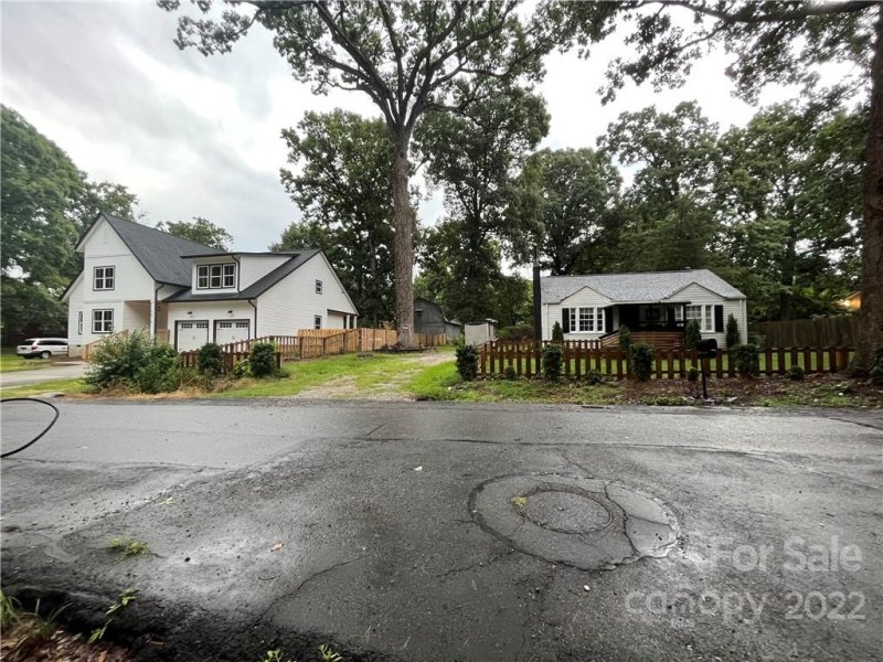 Property image 2 at 1810 Lisbon Lane, Charlotte, NC 28269