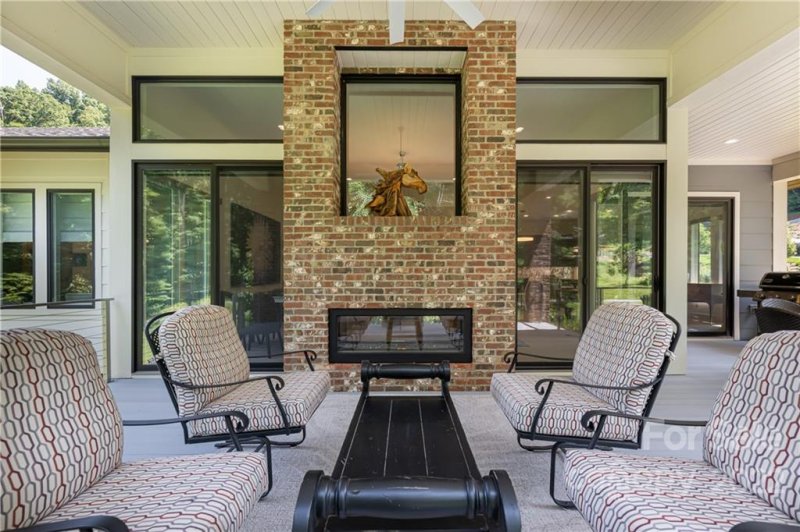 Property image 4 at 10 Twinflower Trail, Asheville, NC 28804