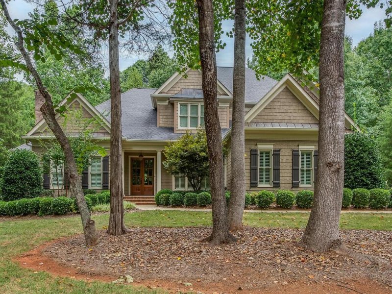 Property image 2 at 2008 Kings Manor Drive, Matthews, NC 28104