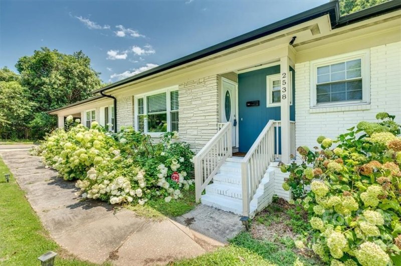 Property image 2 at 2538 Arnold Drive, Charlotte, NC 28205