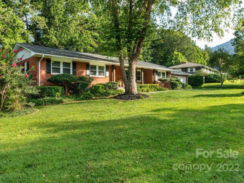 Property image 5 at 16 Braddock Way, Asheville, NC 28803